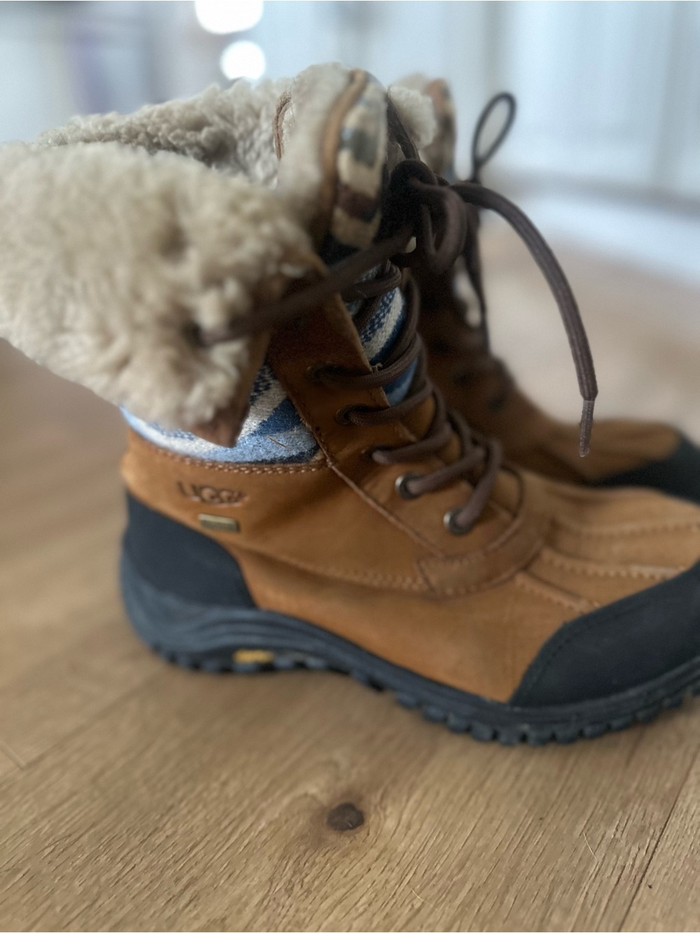 UGG Tan and Black Leather Lace-Up Winter Boots with Shearling Collar - Picture 2 of 3